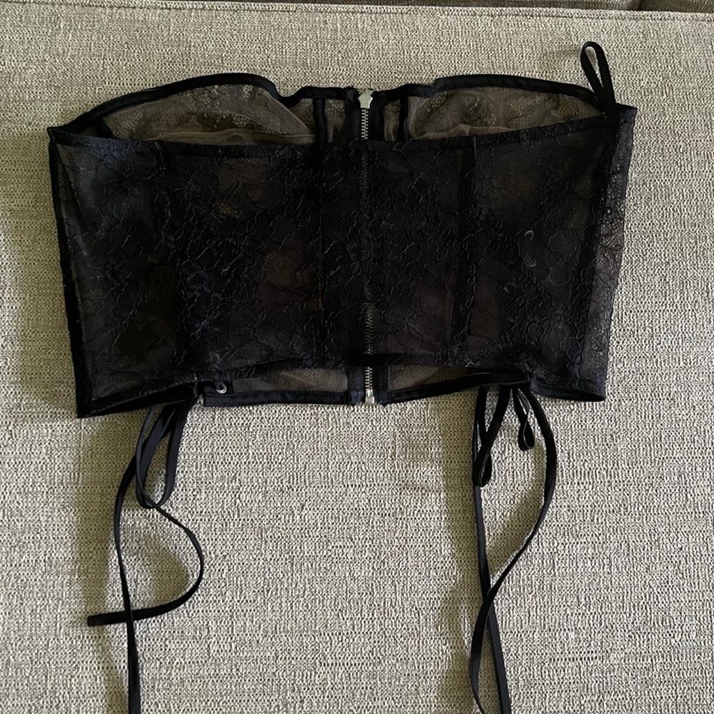 Black lace bustier crop top - Picture 4 of 4
